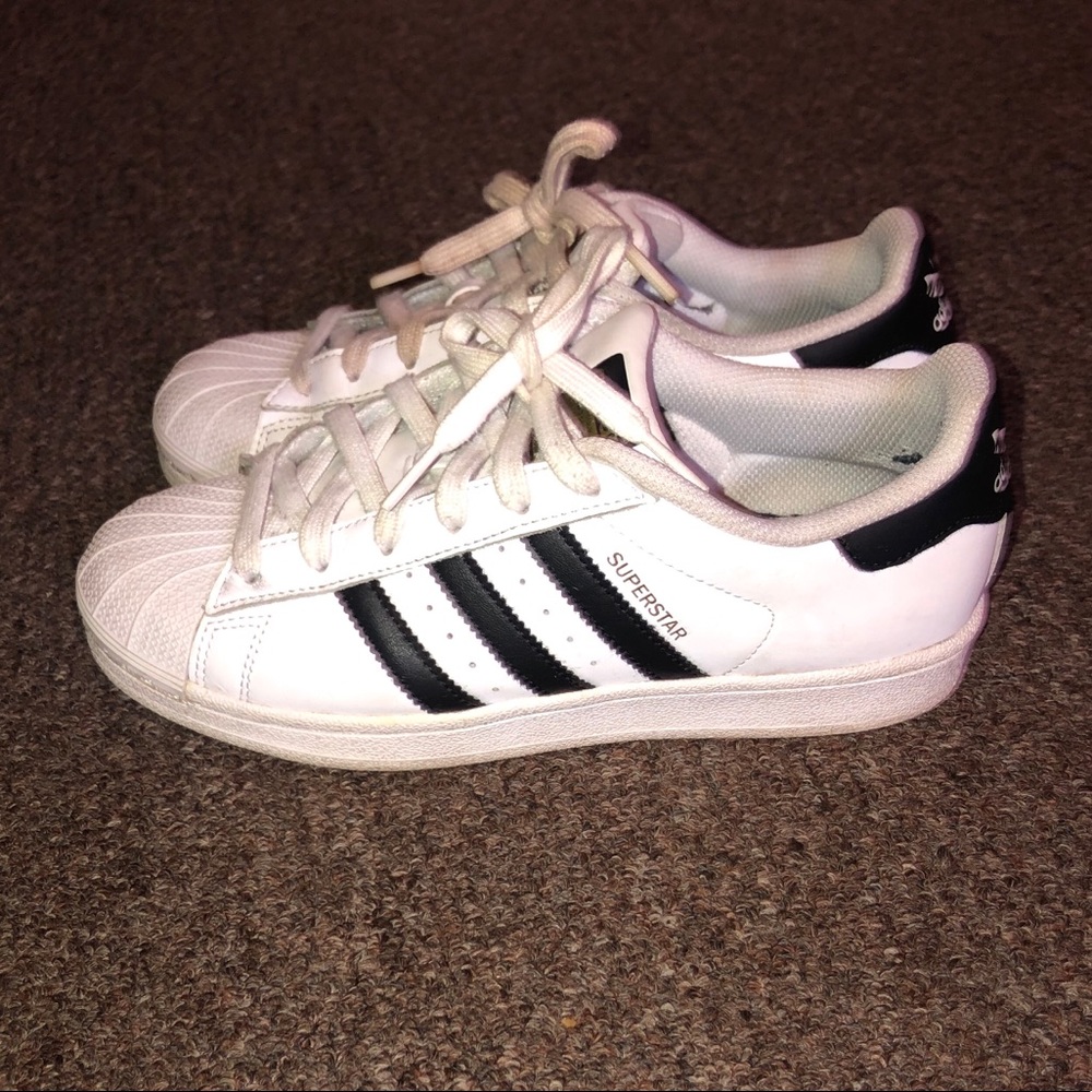Adidas Sneakers